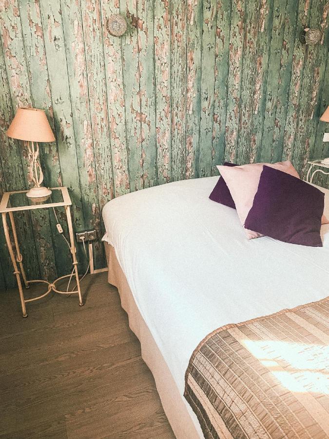 Auberge Des Pins Tourrettes Eksteriør billede