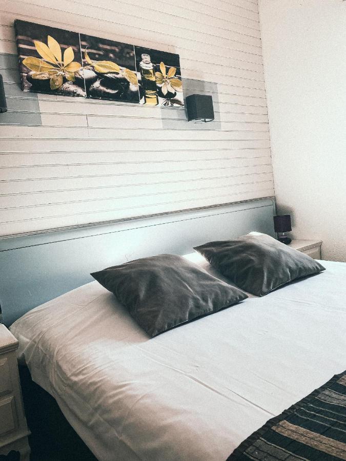 Auberge Des Pins Tourrettes Eksteriør billede