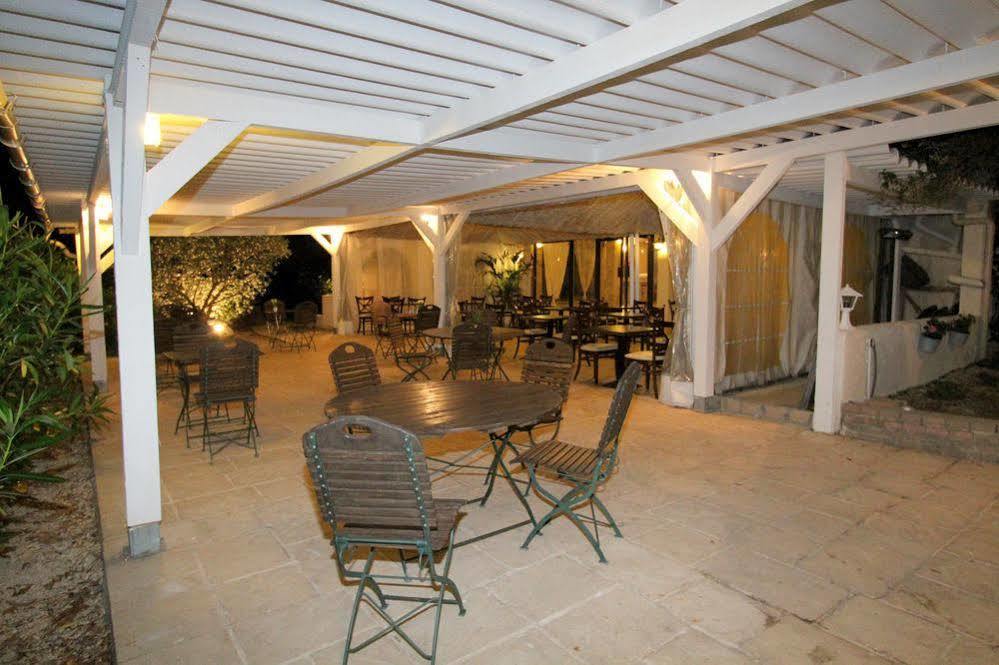 Auberge Des Pins Tourrettes Eksteriør billede