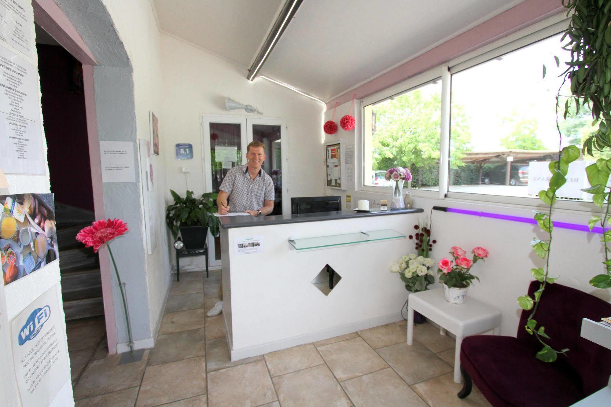 Auberge Des Pins Tourrettes Eksteriør billede